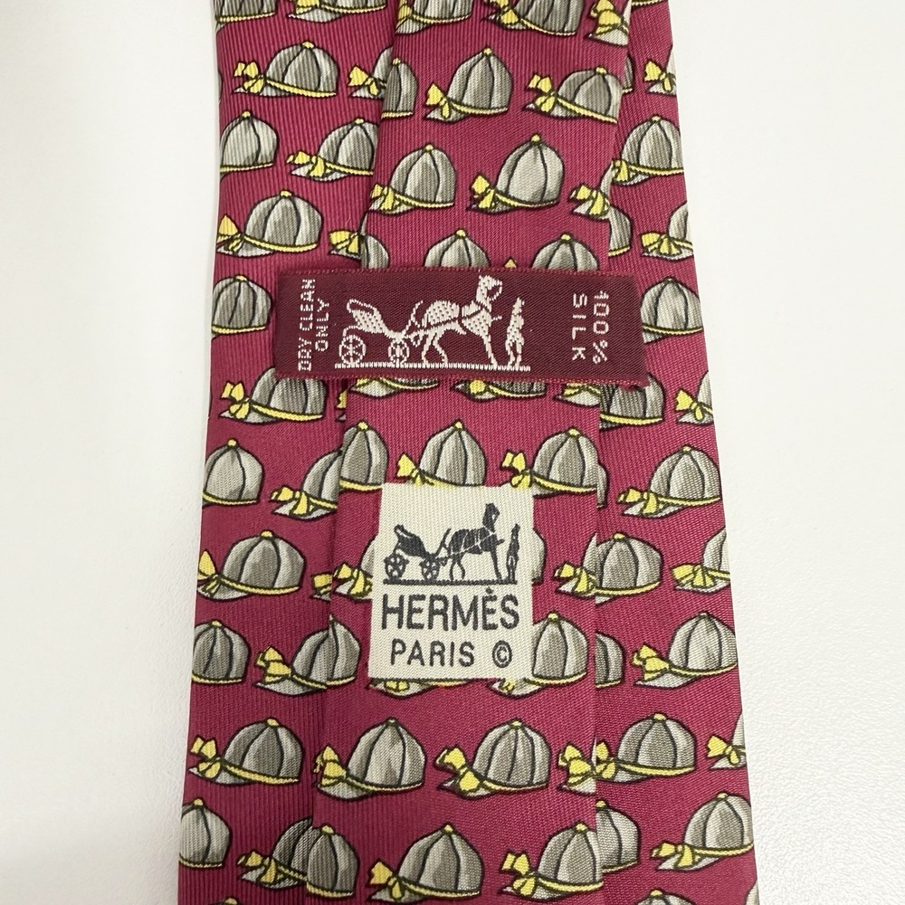 Hermes Men's Tie Jockey Caps Hats Red/Sage Satin Silk 684 OA 3.25" (W) x 55" (L)